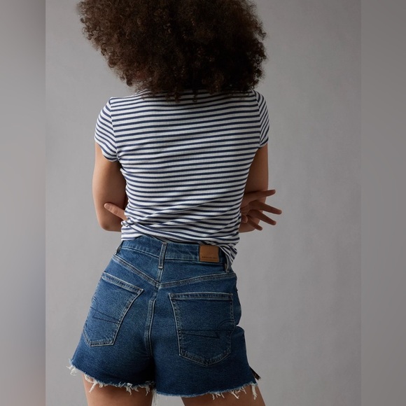 Women’s American Eagle Strigid Curvy Super High Waisted Relaxed Jean Short 12 - Picture 2 of 16
